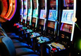 Filipino player accessing ph444 live casino on mobile phone browser